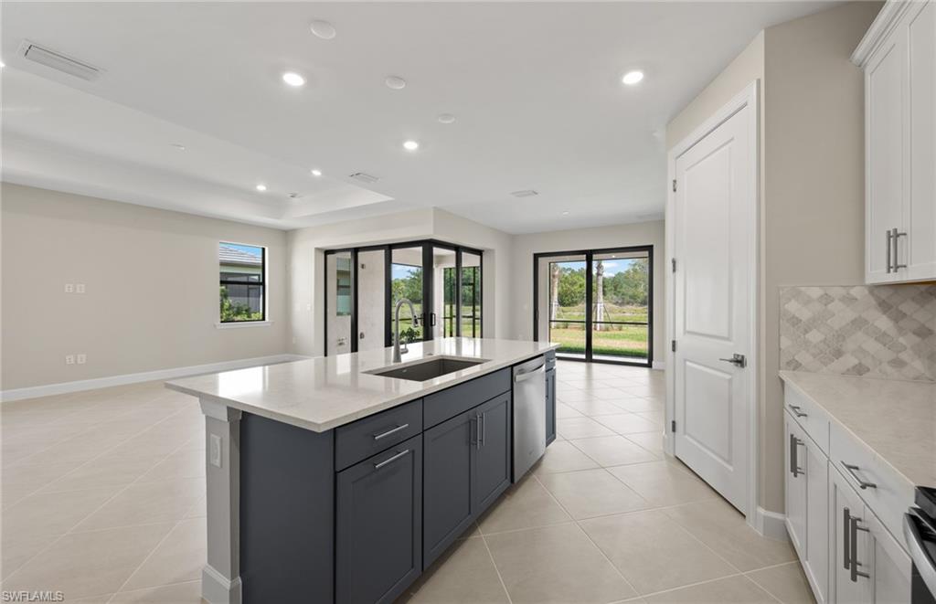 COUNTRY CLUB - Residential