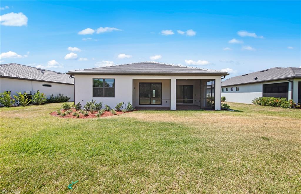 COUNTRY CLUB - Residential