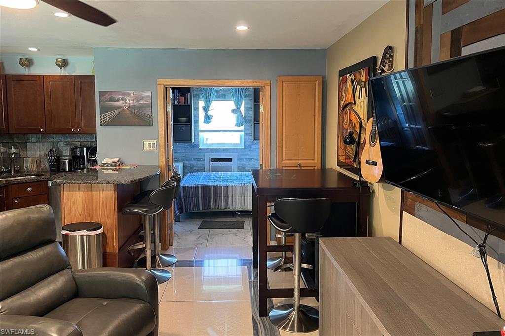 SEABREEZE CONDO - Residential