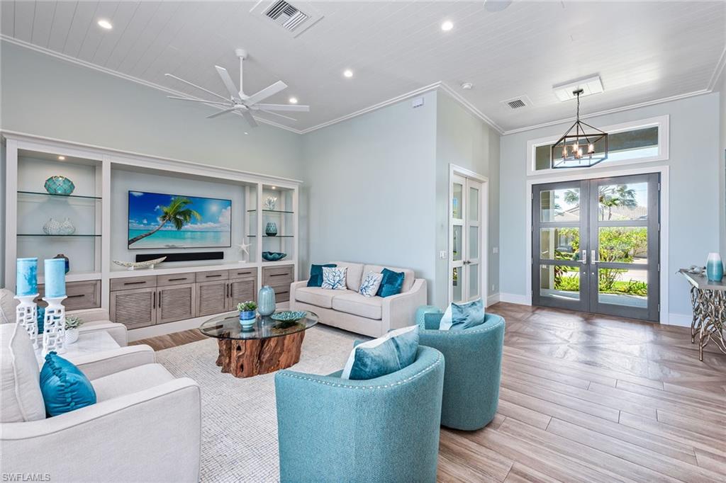 MARCO BEACH - Residential