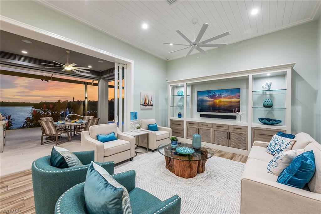 MARCO BEACH - Residential