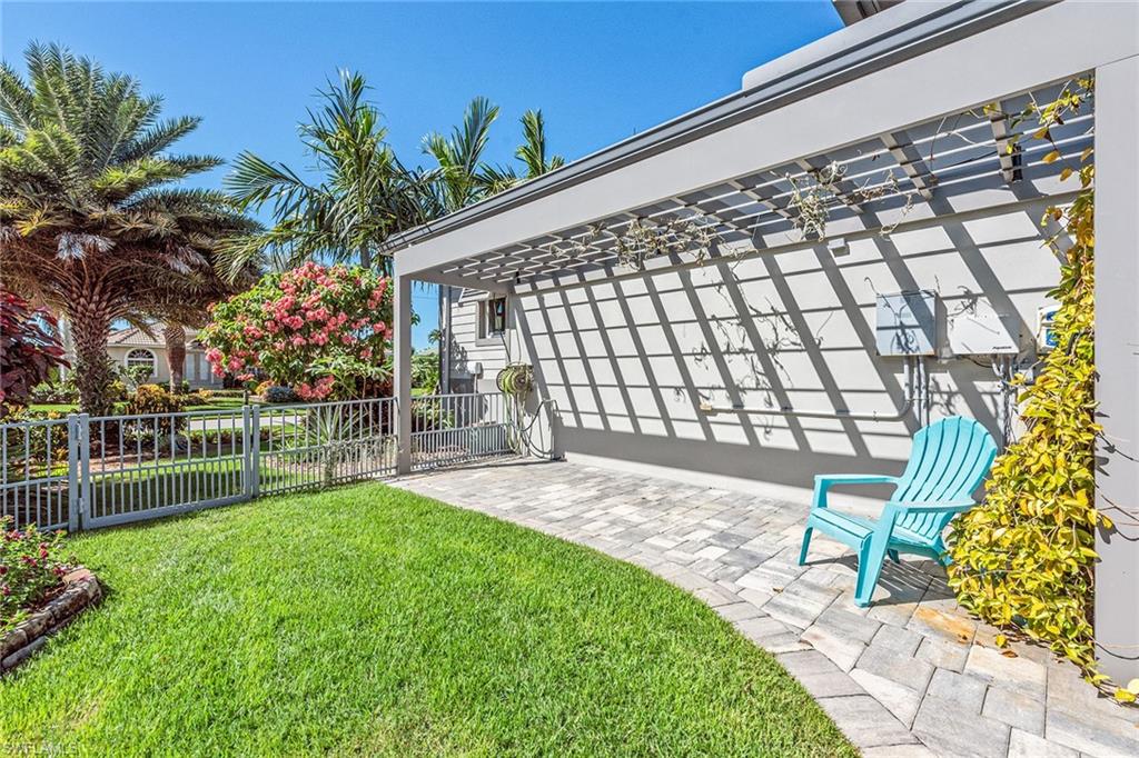 MARCO BEACH - Residential