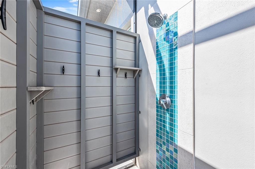 MARCO BEACH - Residential