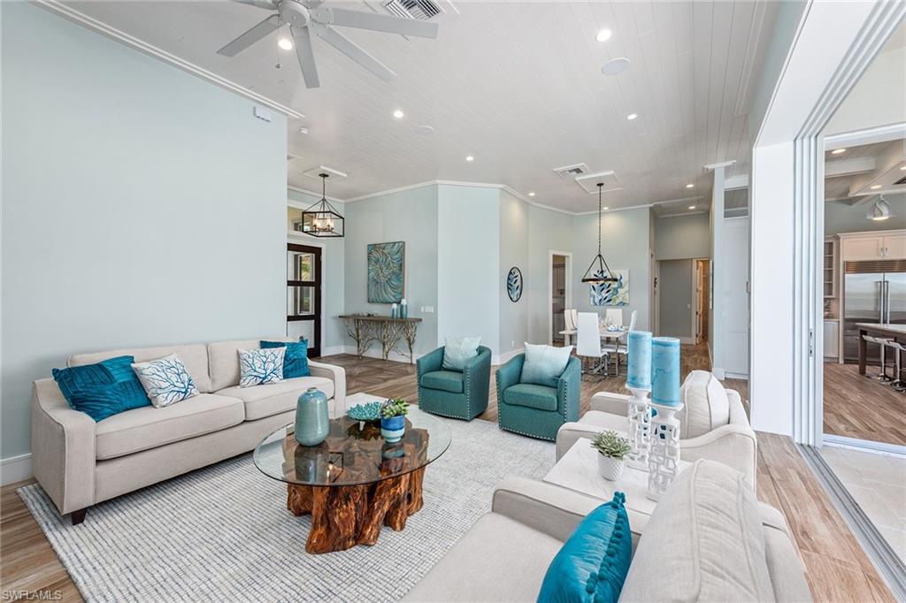 MARCO BEACH - Residential