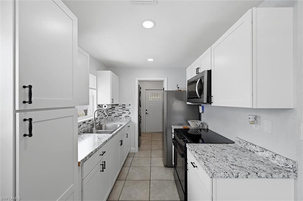 SABAL PALM GARDENS - Residential