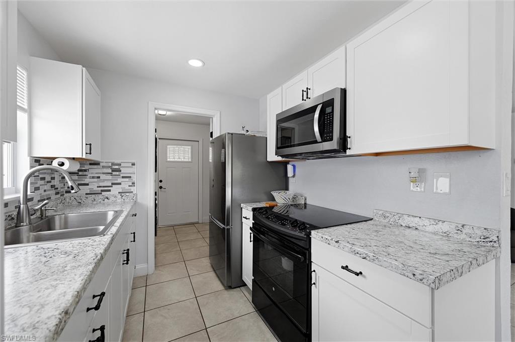 SABAL PALM GARDENS - Residential