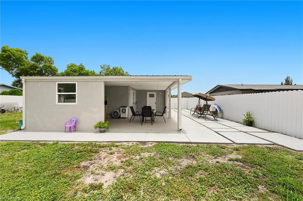 SABAL PALM GARDENS - Residential