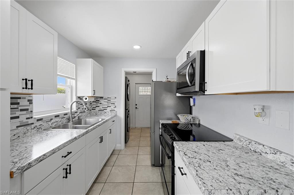 SABAL PALM GARDENS - Residential