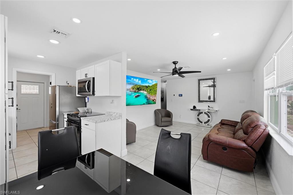 SABAL PALM GARDENS - Residential