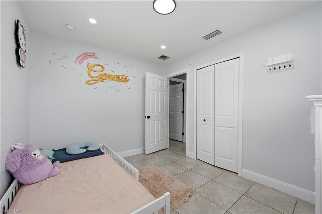 SABAL PALM GARDENS - Residential