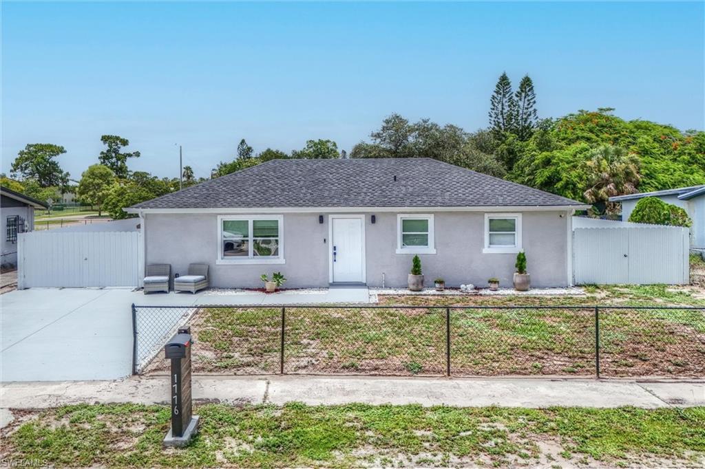 SABAL PALM GARDENS - Residential