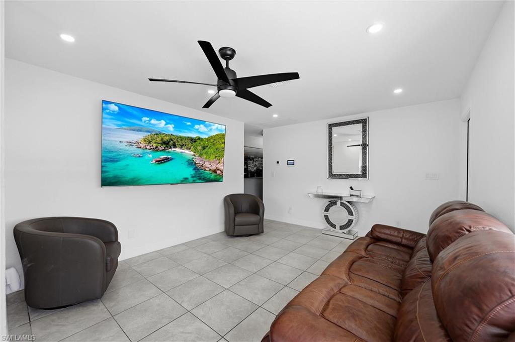 SABAL PALM GARDENS - Residential