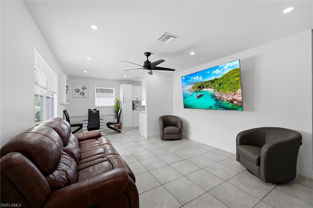 SABAL PALM GARDENS - Residential