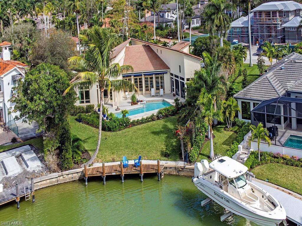 MOORINGS - Residential