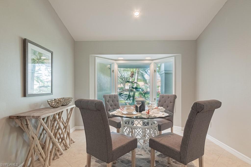 LONGSHORE LAKE - Residential