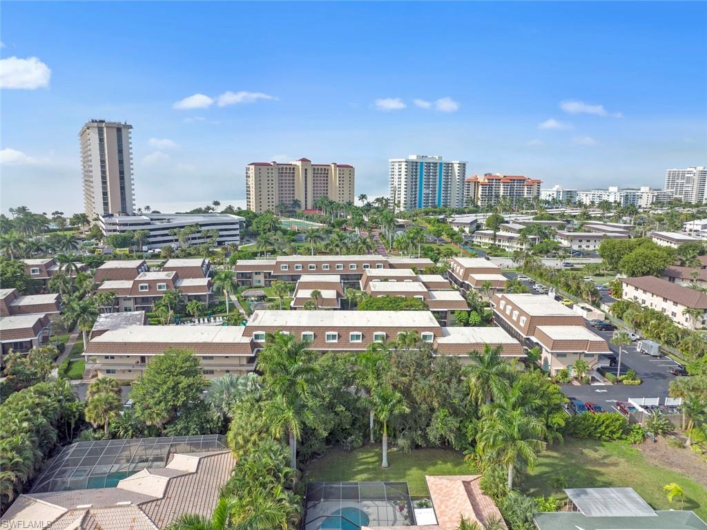 ISLAND MANOR APTS - Residential