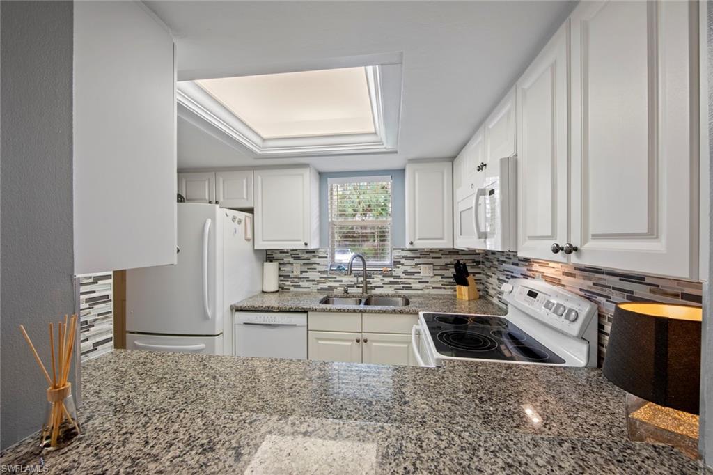 ISLAND MANOR APTS - Residential