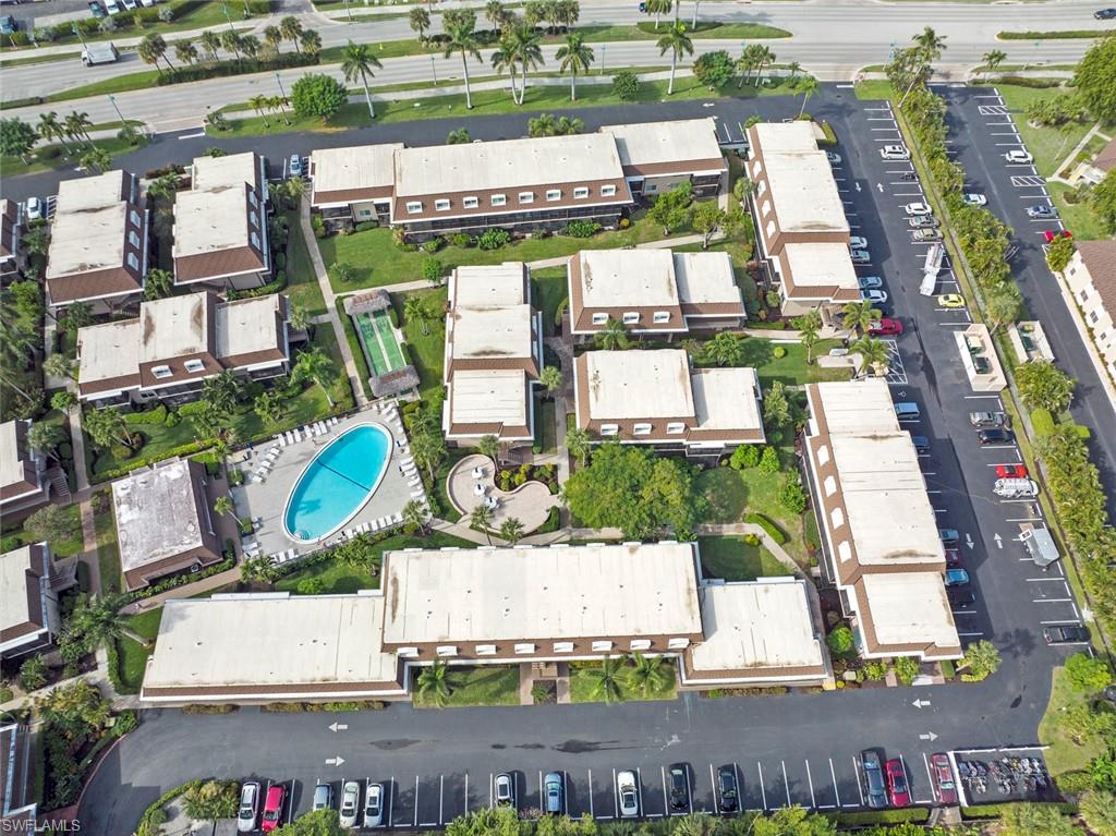 ISLAND MANOR APTS - Residential