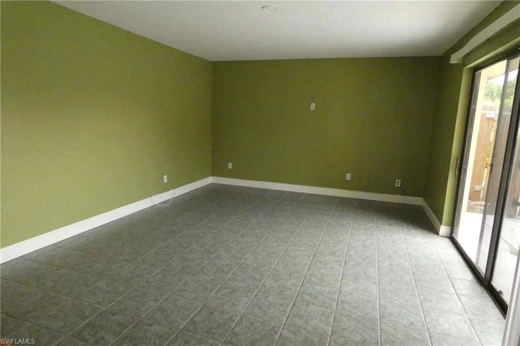 PARKWOODS TOWNHOUSE COMMUNITY - Residential