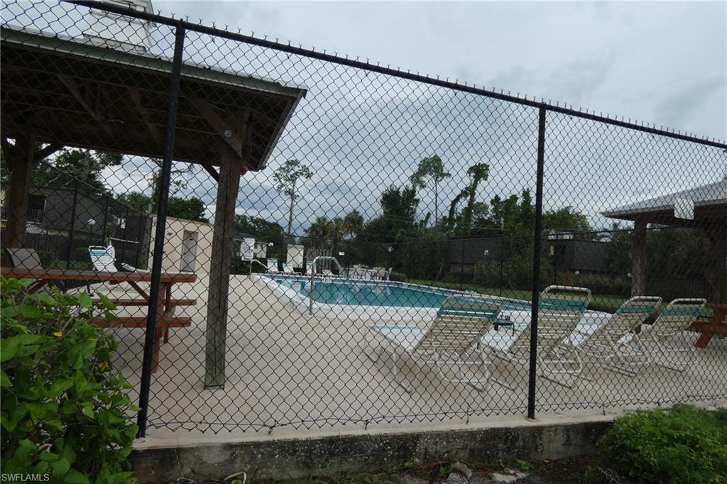 PARKWOODS TOWNHOUSE COMMUNITY - Residential