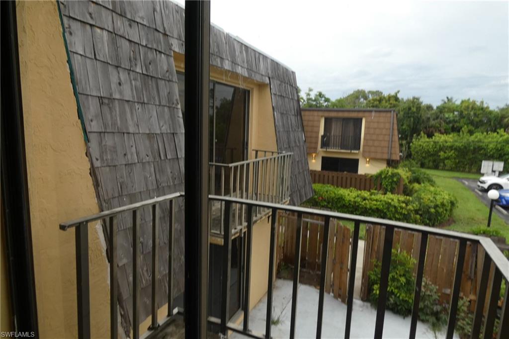 PARKWOODS TOWNHOUSE COMMUNITY - Residential