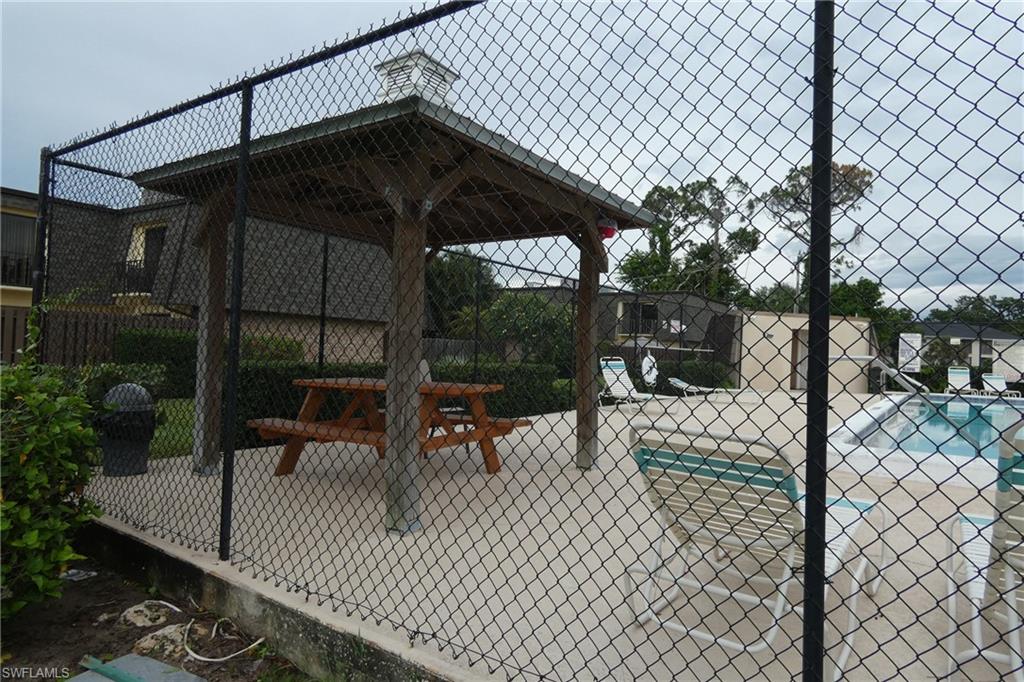 PARKWOODS TOWNHOUSE COMMUNITY - Residential