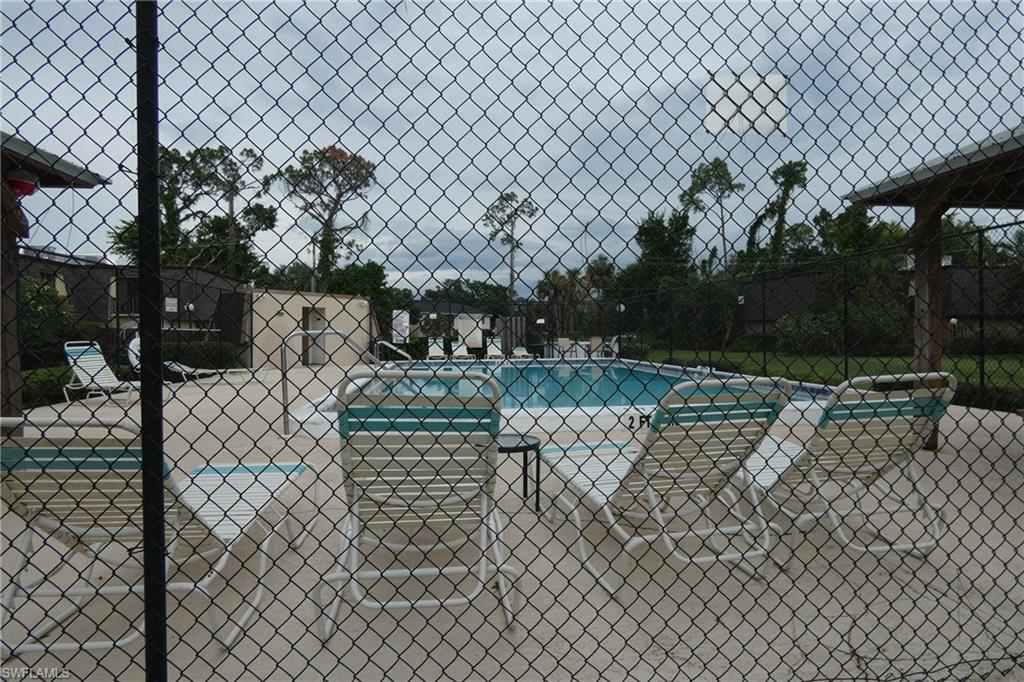 PARKWOODS TOWNHOUSE COMMUNITY - Residential