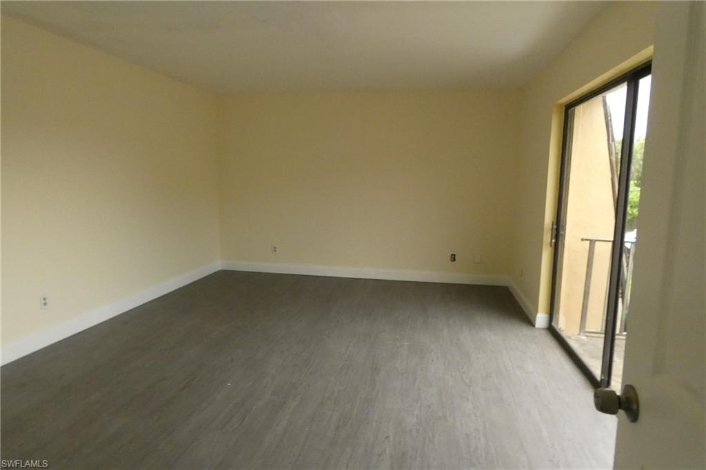 PARKWOODS TOWNHOUSE COMMUNITY - Residential