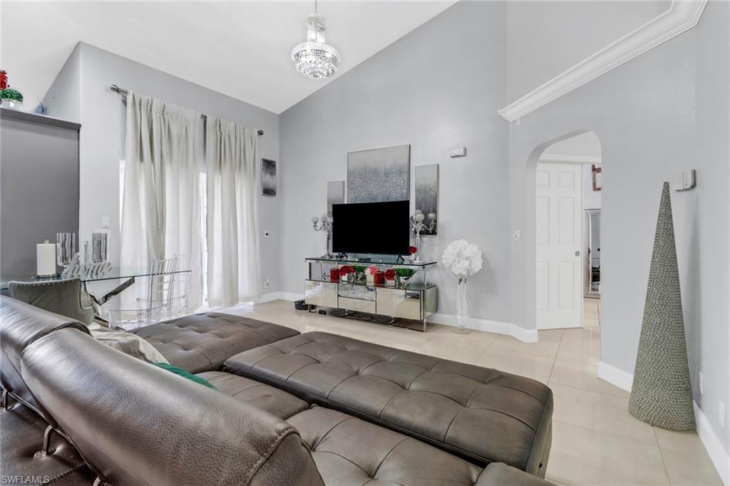 QUEENS PARK AT LAGO VERDE - Residential