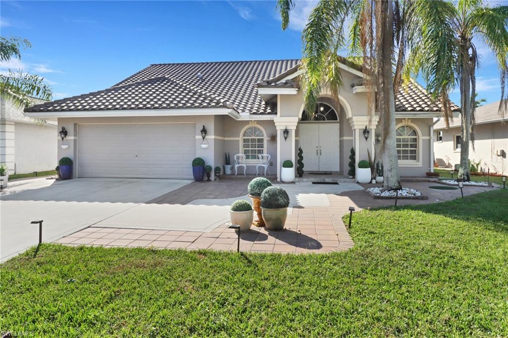 QUEENS PARK AT LAGO VERDE - Residential