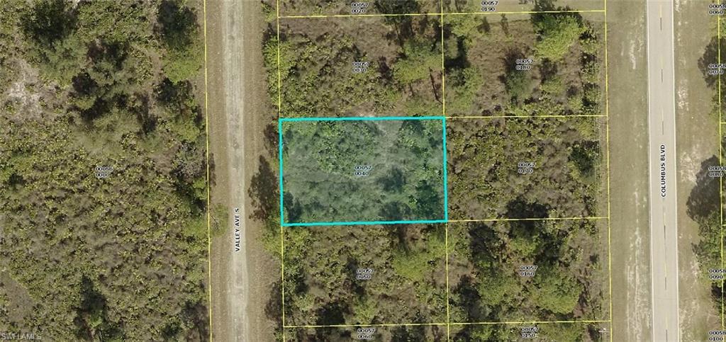 Residential building lot on a nicely paved street. Excellent location just off of Columbus Blvd just minutes to SR 82 and I-75.