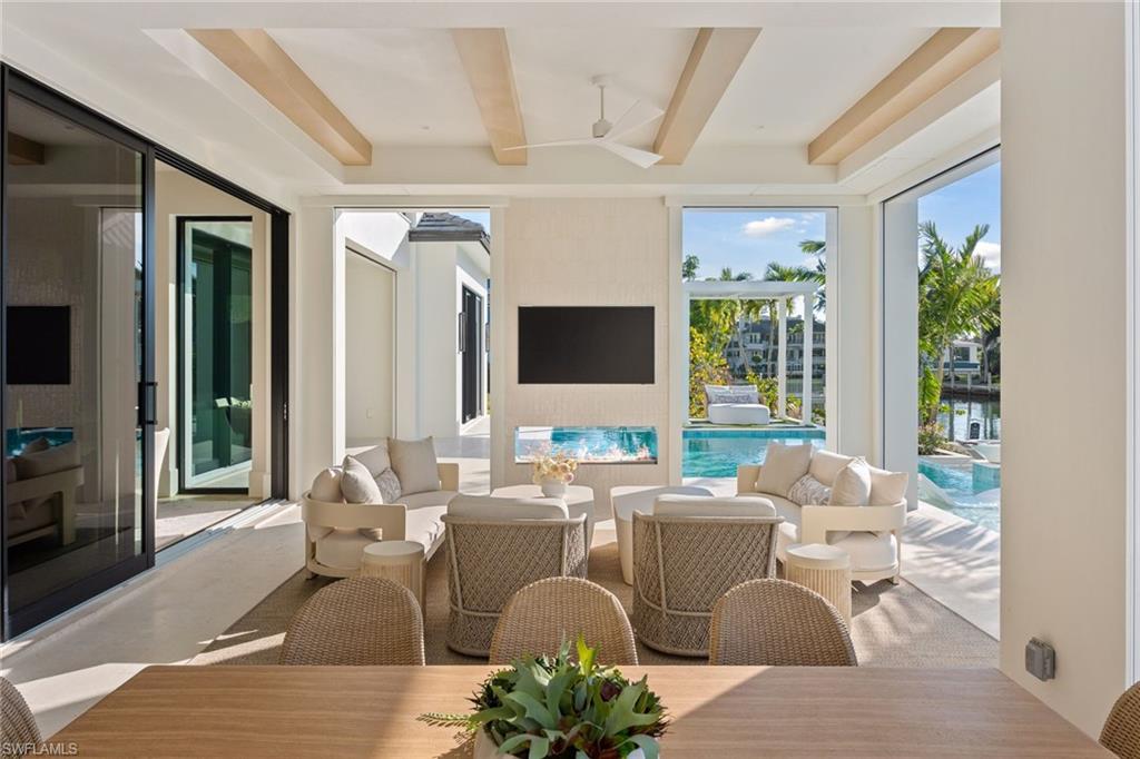 AQUALANE SHORES - Residential