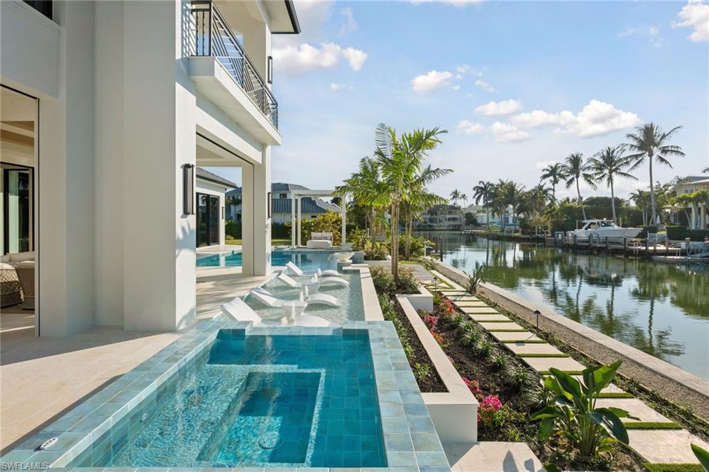 AQUALANE SHORES - Residential