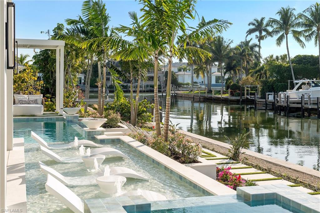 AQUALANE SHORES - Residential