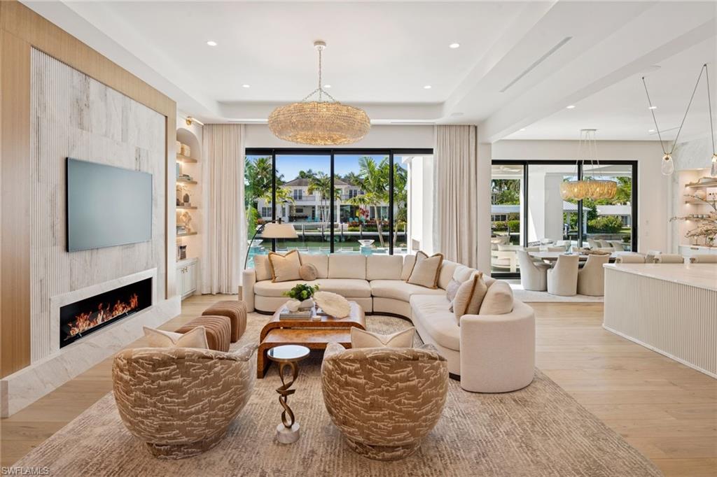 AQUALANE SHORES - Residential