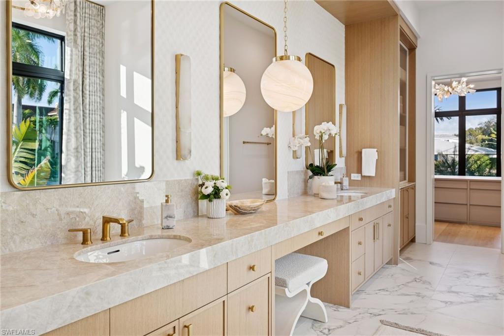 AQUALANE SHORES - Residential