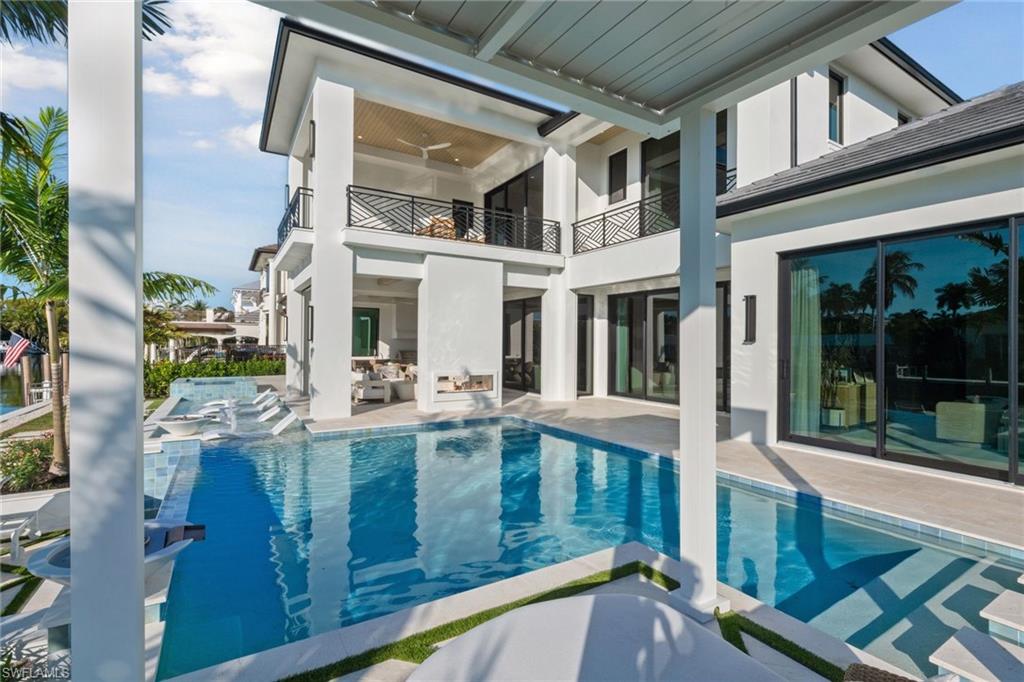 AQUALANE SHORES - Residential