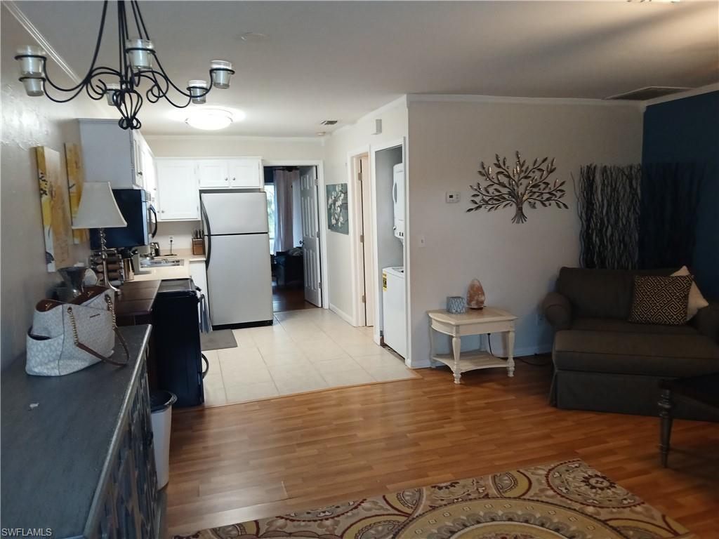 CONTEMPORARY  CONDO - Residential