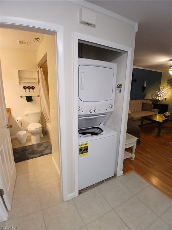 CONTEMPORARY  CONDO - Residential