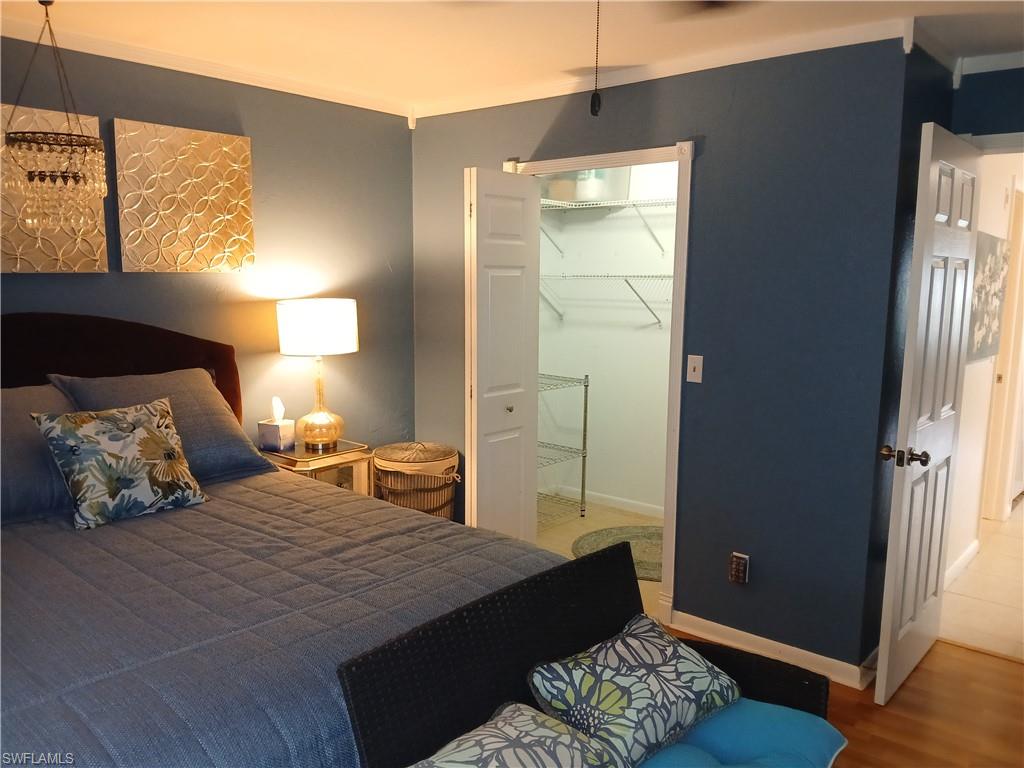 CONTEMPORARY  CONDO - Residential