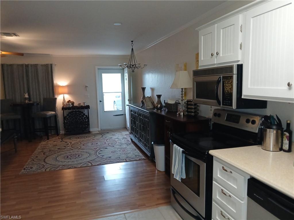 CONTEMPORARY  CONDO - Residential