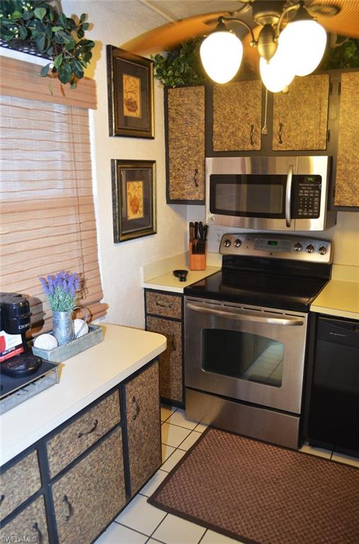 SEVEN LAKES - Residential