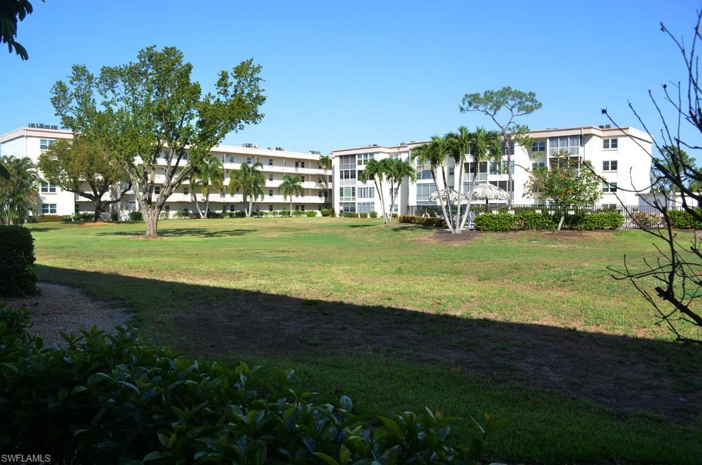 SEVEN LAKES - Residential