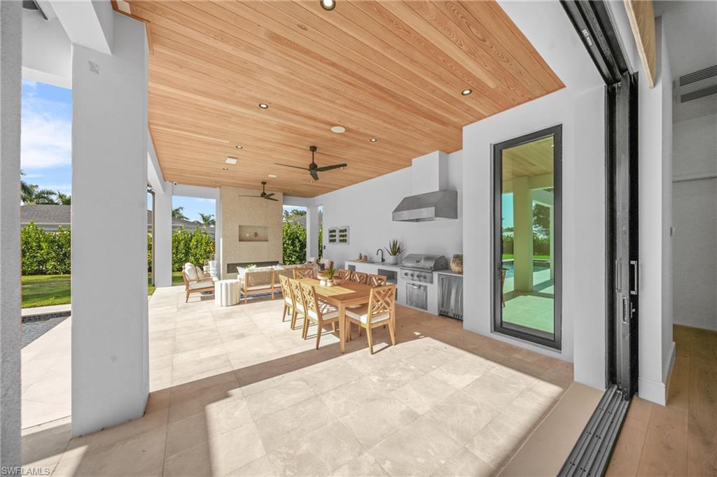 MOORINGS - Residential