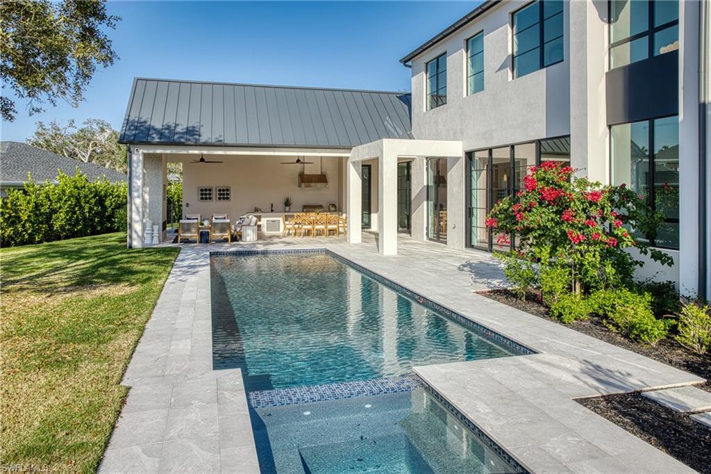 MOORINGS - Residential