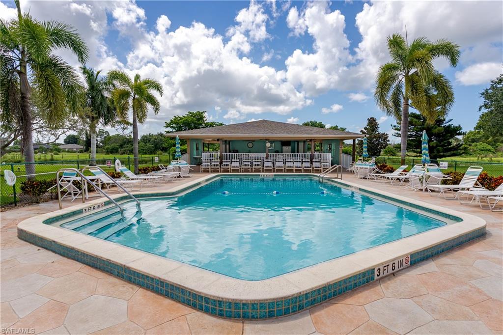 COUNTRY CLUB MANOR - Residential