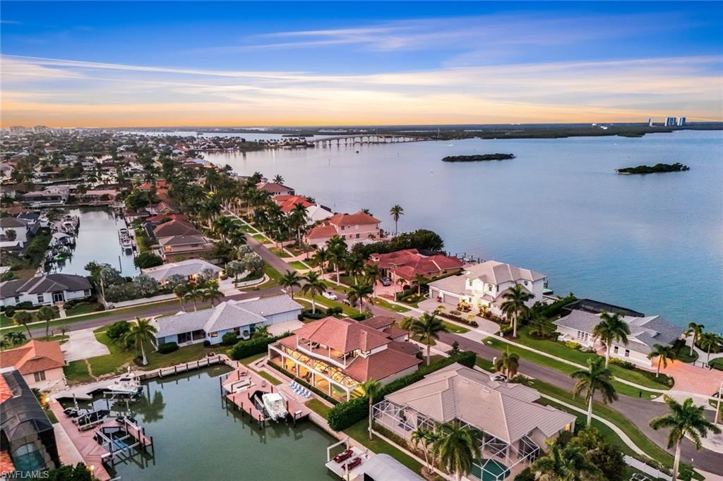 MARCO BEACH - Residential