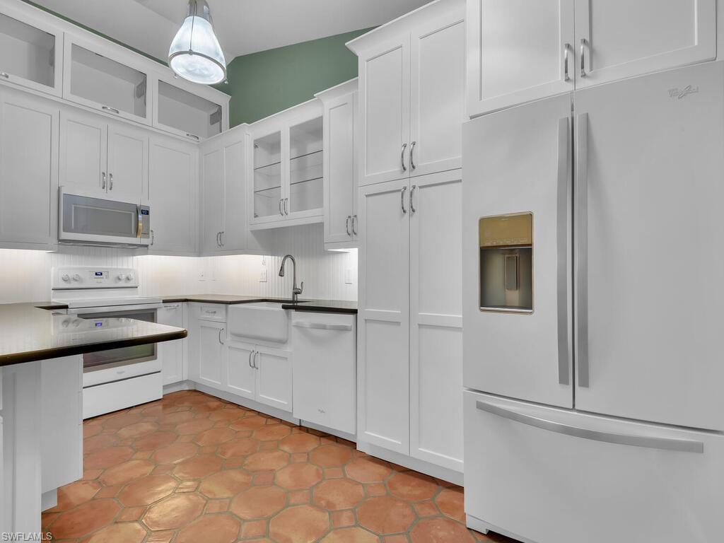 PINEBROOK WOODS - Residential