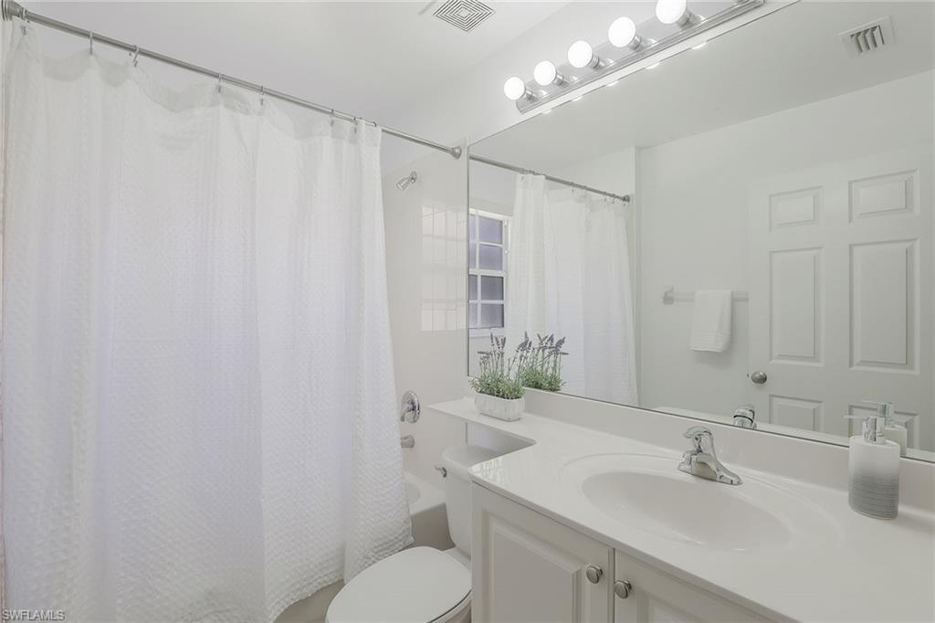 SATURNIA LAKES - Residential