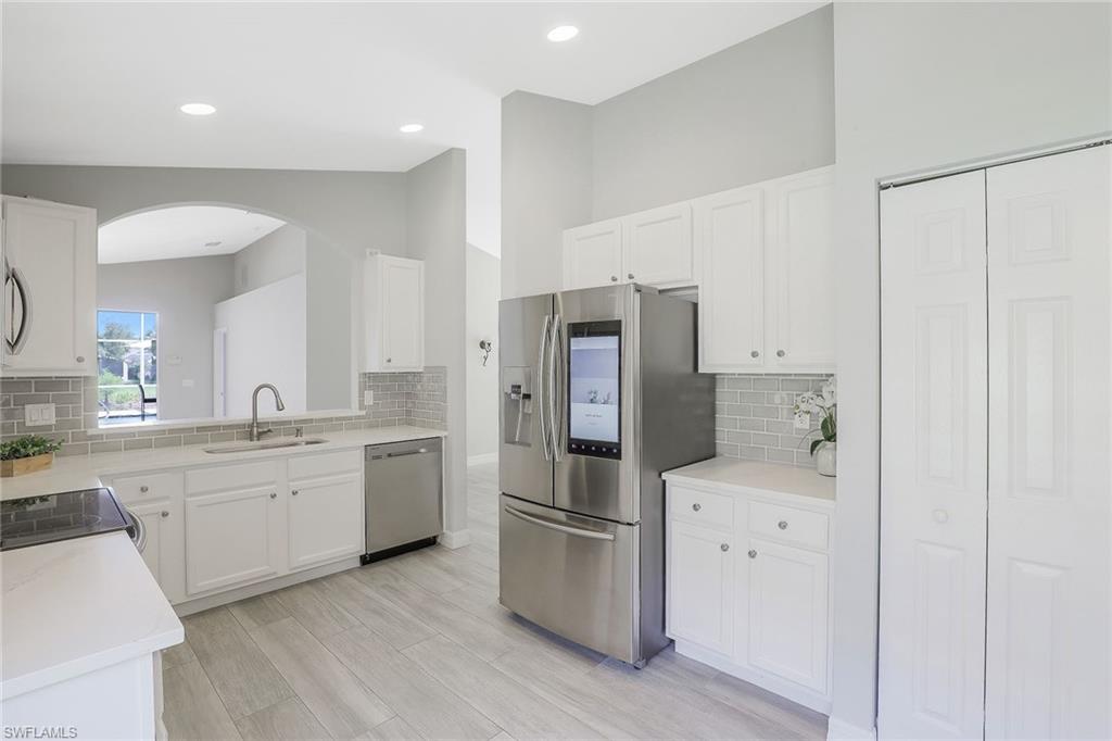 SATURNIA LAKES - Residential